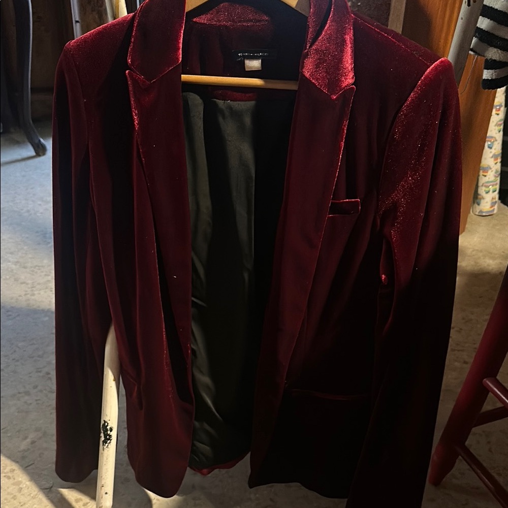 Tommy Hilfiger Red Velvet Blazer for Upscale Events